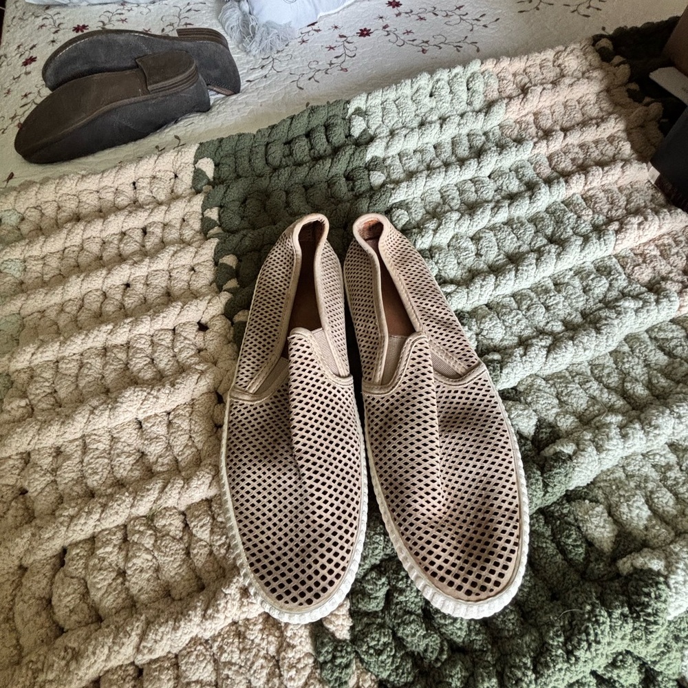 Frye Cream Textured Sole Shoes